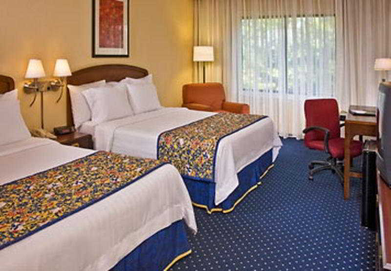 Courtyard Williamsburg - Busch Gardens Hotel Room photo